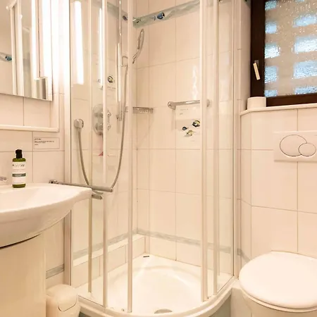 Kaep'n Gordon, App 13 *